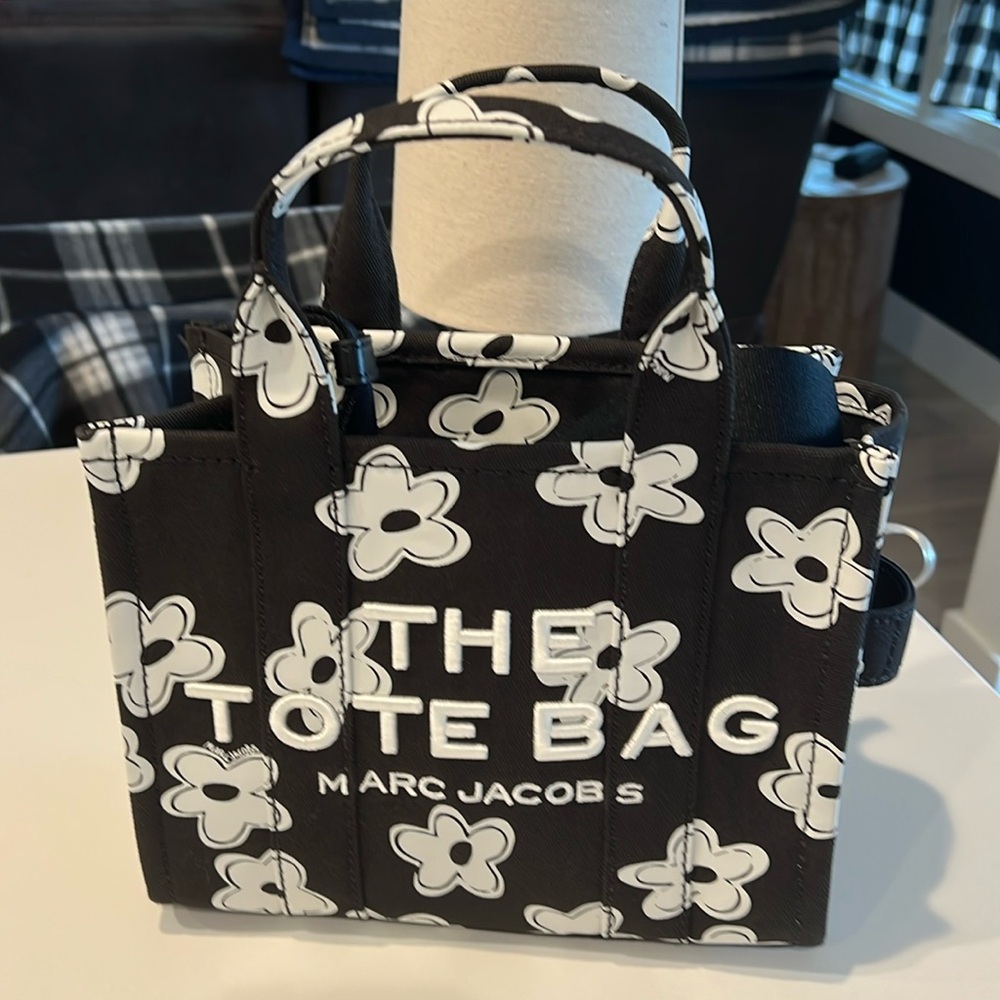 Marc Jacobs Tote Daisy Collection